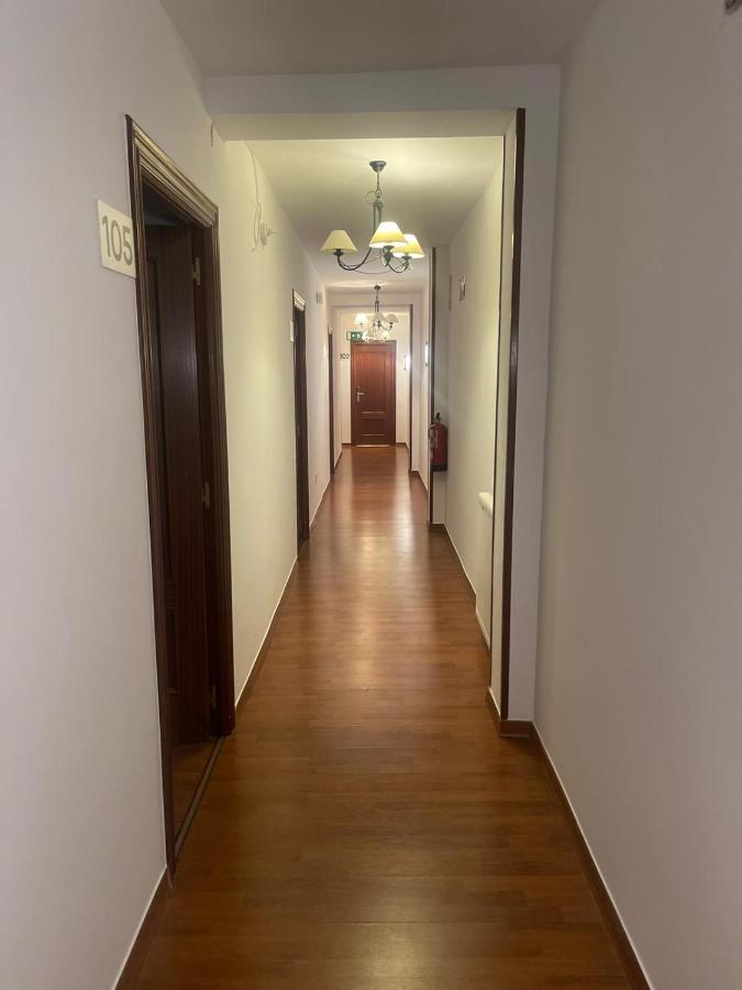 Hostal Julio Cesar 라 비르헨 델 카미노 외부 사진