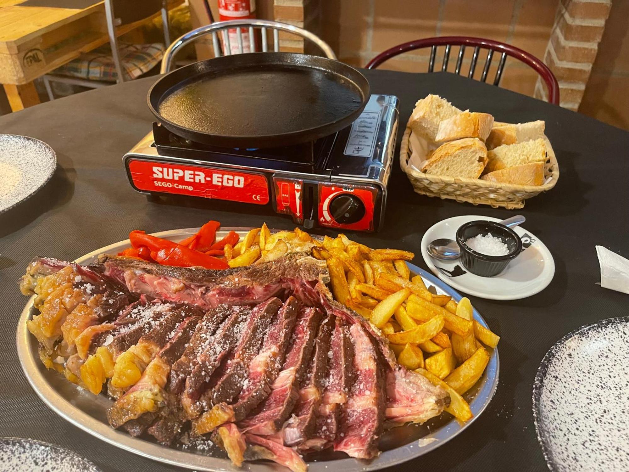Hostal Julio Cesar 라 비르헨 델 카미노 외부 사진