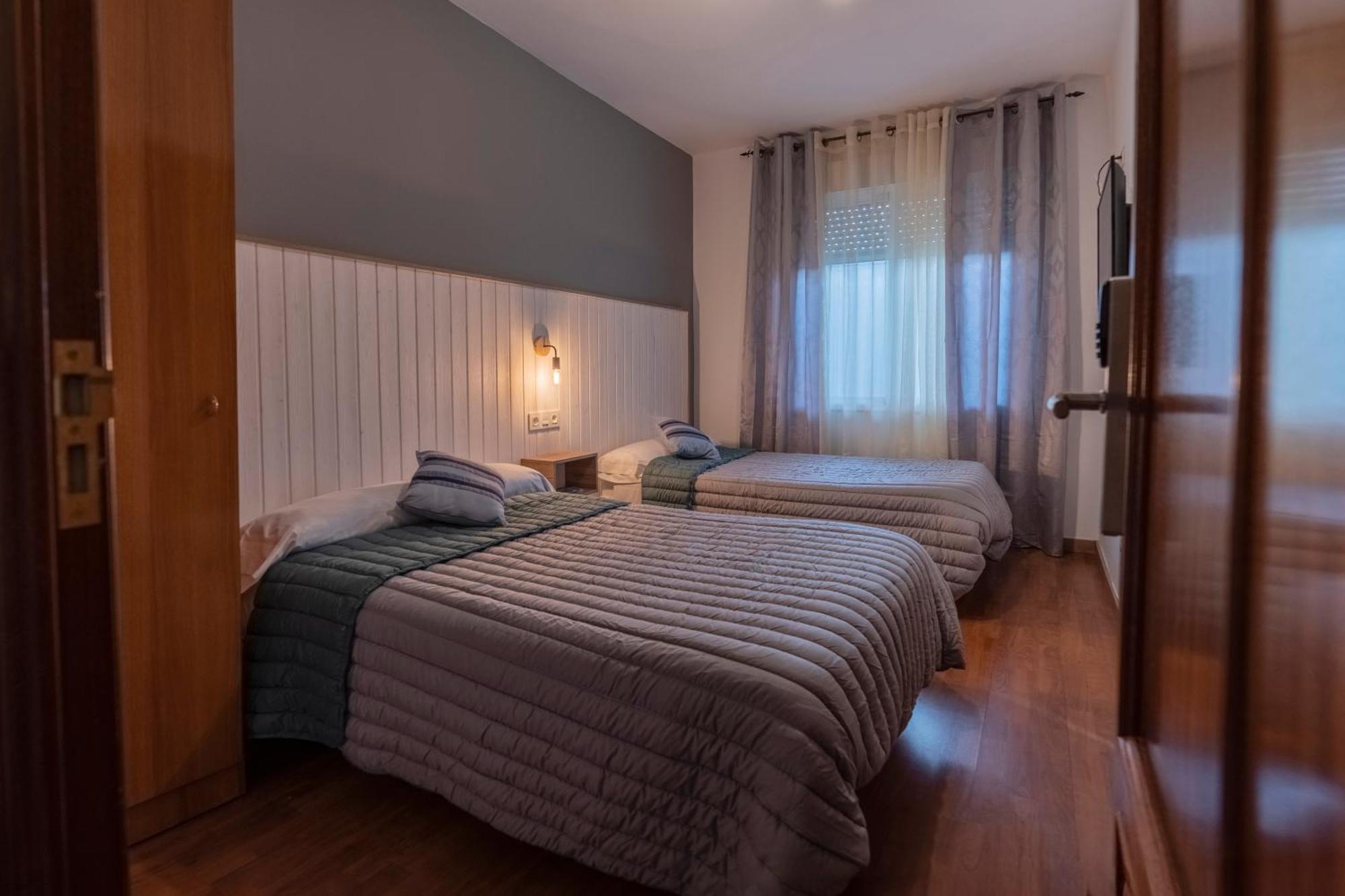 Hostal Julio Cesar 라 비르헨 델 카미노 외부 사진