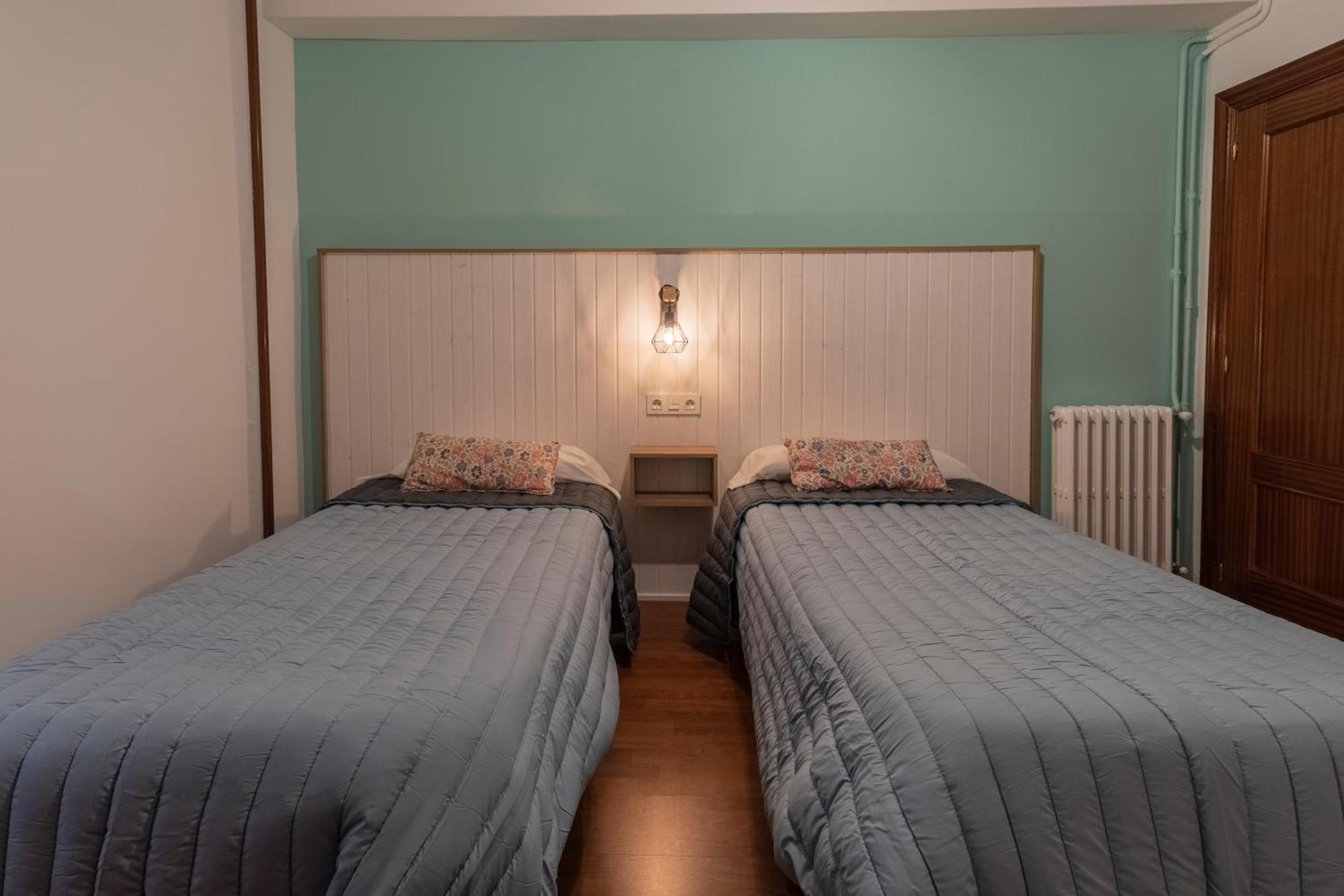 Hostal Julio Cesar 라 비르헨 델 카미노 외부 사진